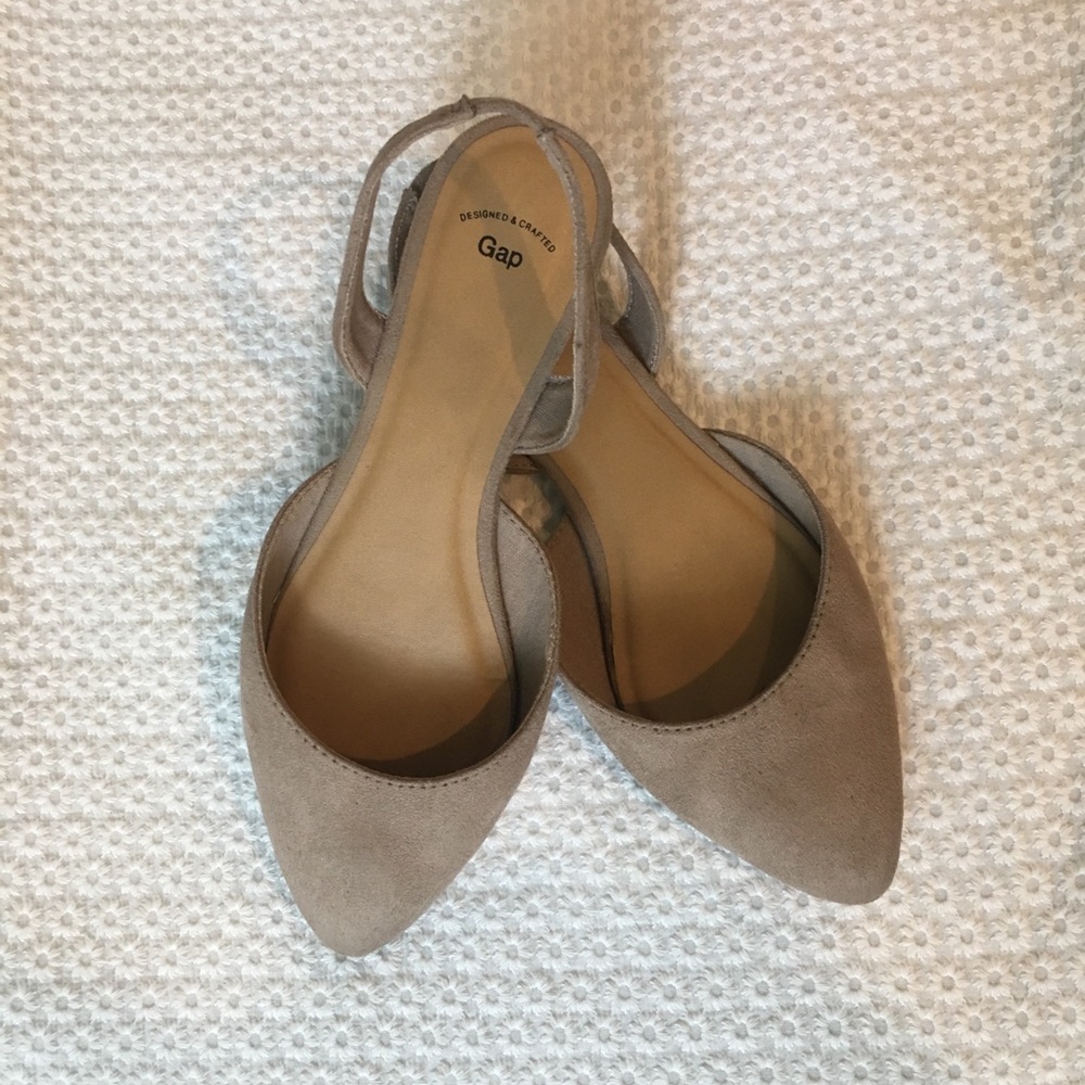 Pointed Slingback Flats Gap